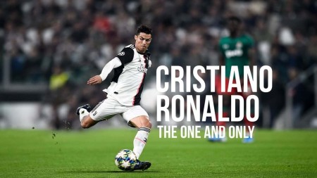 Bàn Chân Vàng Cristiano Ronaldo